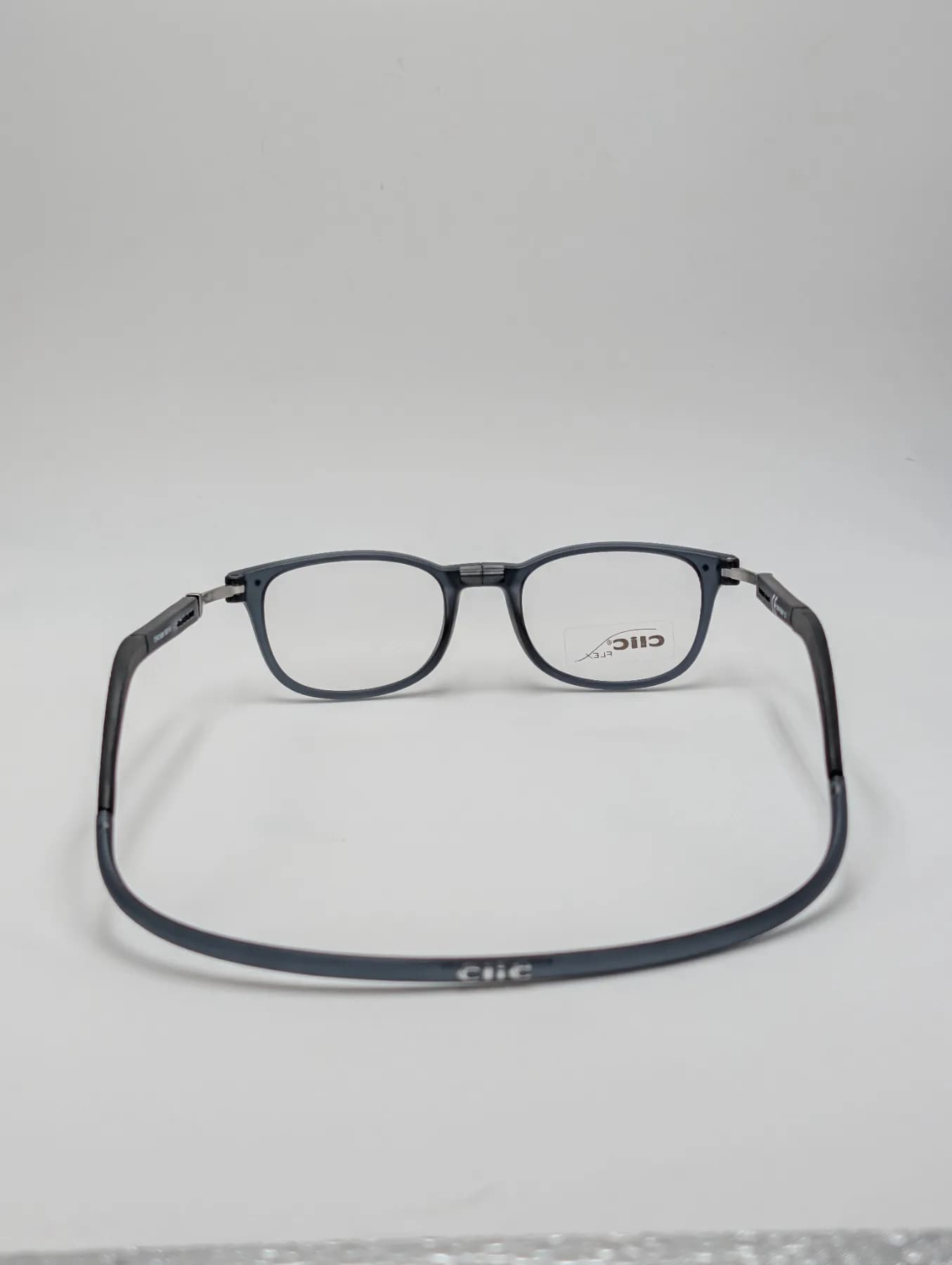 CLIC : LES LUNETTES AIMANTÉES