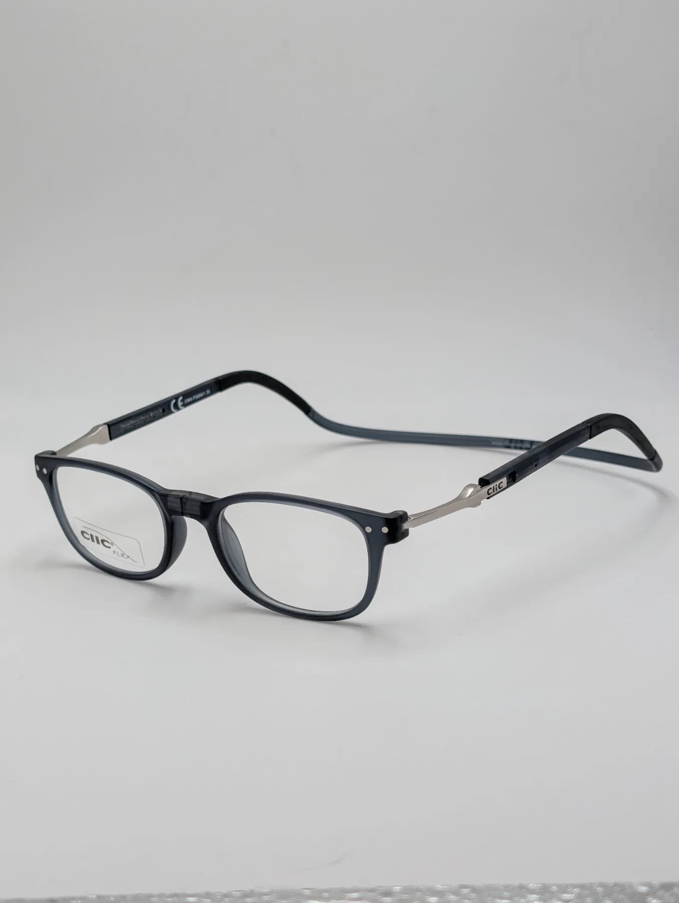CLIC : LES LUNETTES AIMANTÉES